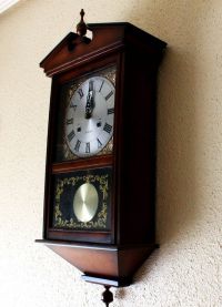 Stenska ura z nihalom14