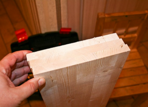 Półka wykonana z drewna własnymi rękami1