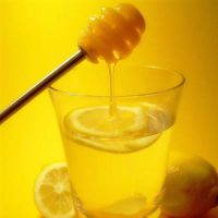вода с мед и лимон
