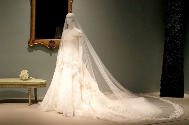 Свадебное платье Амаль Клуни в Музее изящных искусств