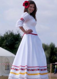 Svatební šaty v ukrajinském stylu 7