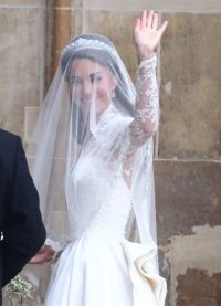 Сватбена рокля Кейт Мидълтън 3