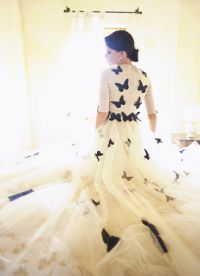 Сватбена рокля с пеперуди 2