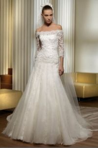 Vjenčana haljina s čipkastim rukavima 4