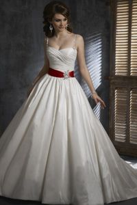 сватбена рокля с червен пояс 5
