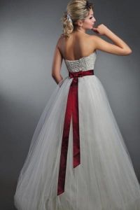 Vjenčana haljina s rhinestones 4