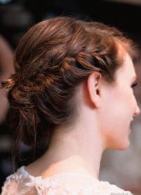 fryzury ślubne dla średnich włosów 2015 5