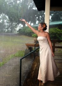 Сватбена фотосесия в дъжда 14