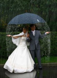 Сватбена фотосесия в дъжда 2