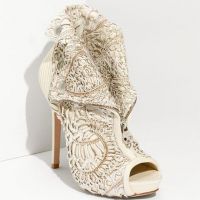 bílé svatební boty 6