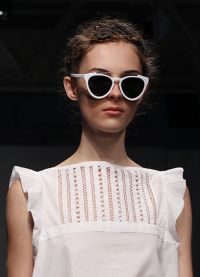 које наочаре ће бити у моди током лета 2015. 6
