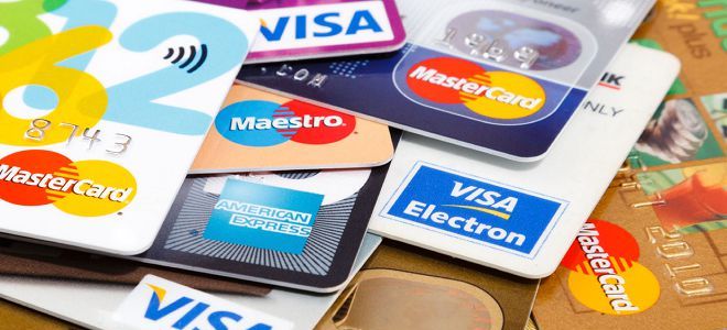 Која је разлика између дебитне картице и кредита