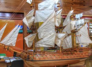Модель старинного корабля