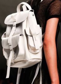 bílý backpack2