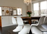 бели столове за кухнята 8