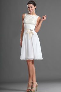 Бяла коктейлна рокля 5
