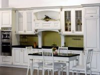 Бяла класическа кухня в интериора 2