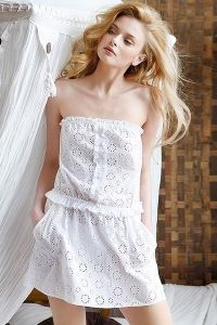 Бяла памучна рокля 2