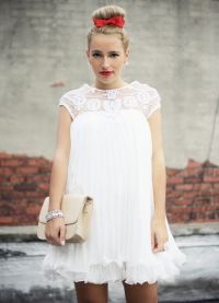 бяла рокля за бременни жени5