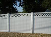bílý plot 12
