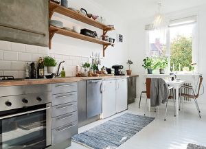 kuchyňský interiér s lehkou podlahou 2