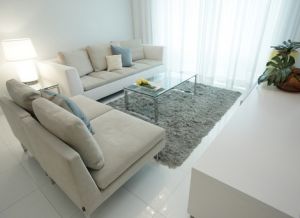 interiér obývacího pokoje s bílou podlahou3