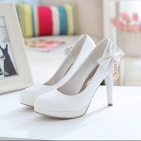Bijele cipele s visokim petama 8