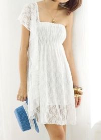 Бяла дантелена рокля 4