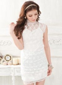 Бяла дантелена рокля 6
