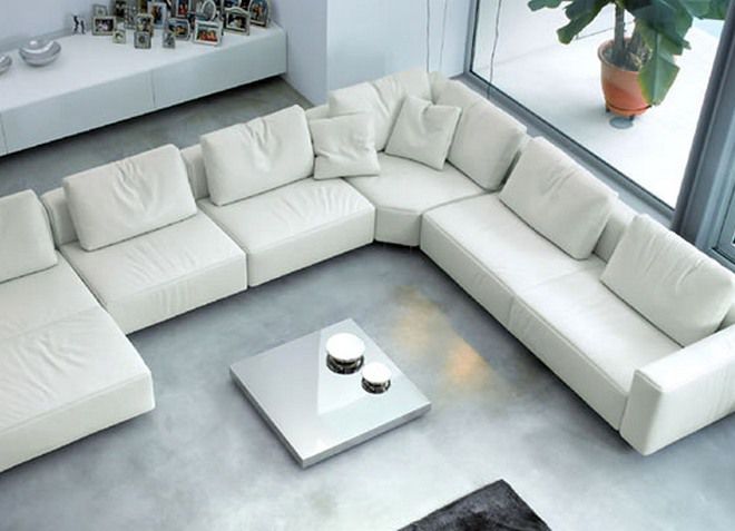 belo usnjeni kotni kavč