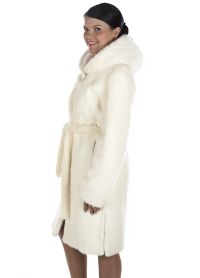 bijeli kaput od kaputa s kapuljačom 5