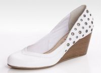 беле ципеле на клин 11