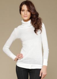 Biały sweter 1