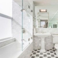 Bijela pločica u kupaonici11