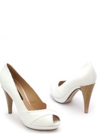 Бели сватбени обувки 2