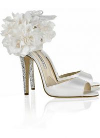 Bílá svatební obuv 3
