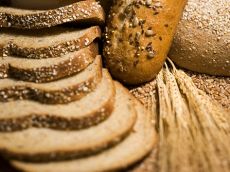 chleb pełnoziarnisty w domu