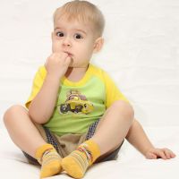 proč dítě kousne nehty