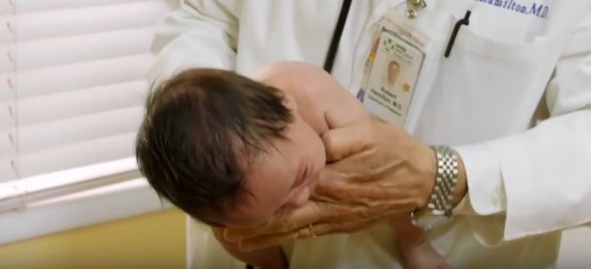 Как успокоить плачущего младенца второй