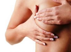 защо болка в гърдите след менструация