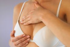 защо причинява болка в гърдите по време на бременност