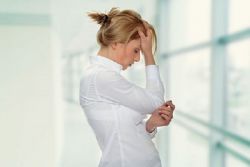 glavobol pred menstruacijo