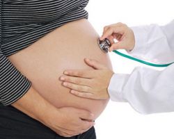 zakaj želodec boli med nosečnostjo