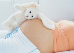 dlaczego płód często czai się w żołądku