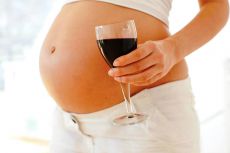 възможно ли е виното по време на бременност