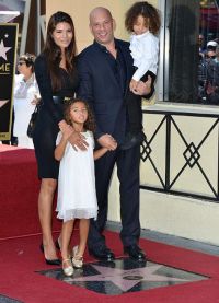Вин Дизель с семьей на церемонии открытия звезды на Аллее Славы