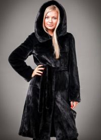 zimní kabát s kapucí a srstí3