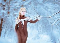 zimowa sesja zdjęciowa dziewczyn w forest7