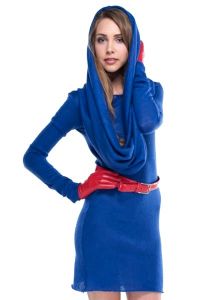 какво да носите със синята рокля 6