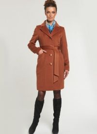 какво да носите с кафяво палто 4